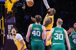 开云体育下载-包含澳大利亚男篮鏖战加拿大男篮，詹姆斯爆发神勇的词条