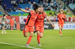 开云体育app-女足国际比赛击败对手，率领队伍晋级淘汰赛