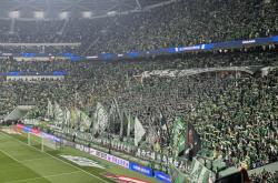 开云APP-主场氛围火爆，助威声响彻全场