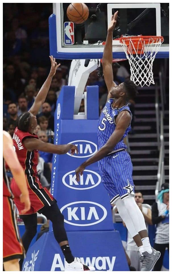 国王血洗魔术，拉塞尔打破历史纪录