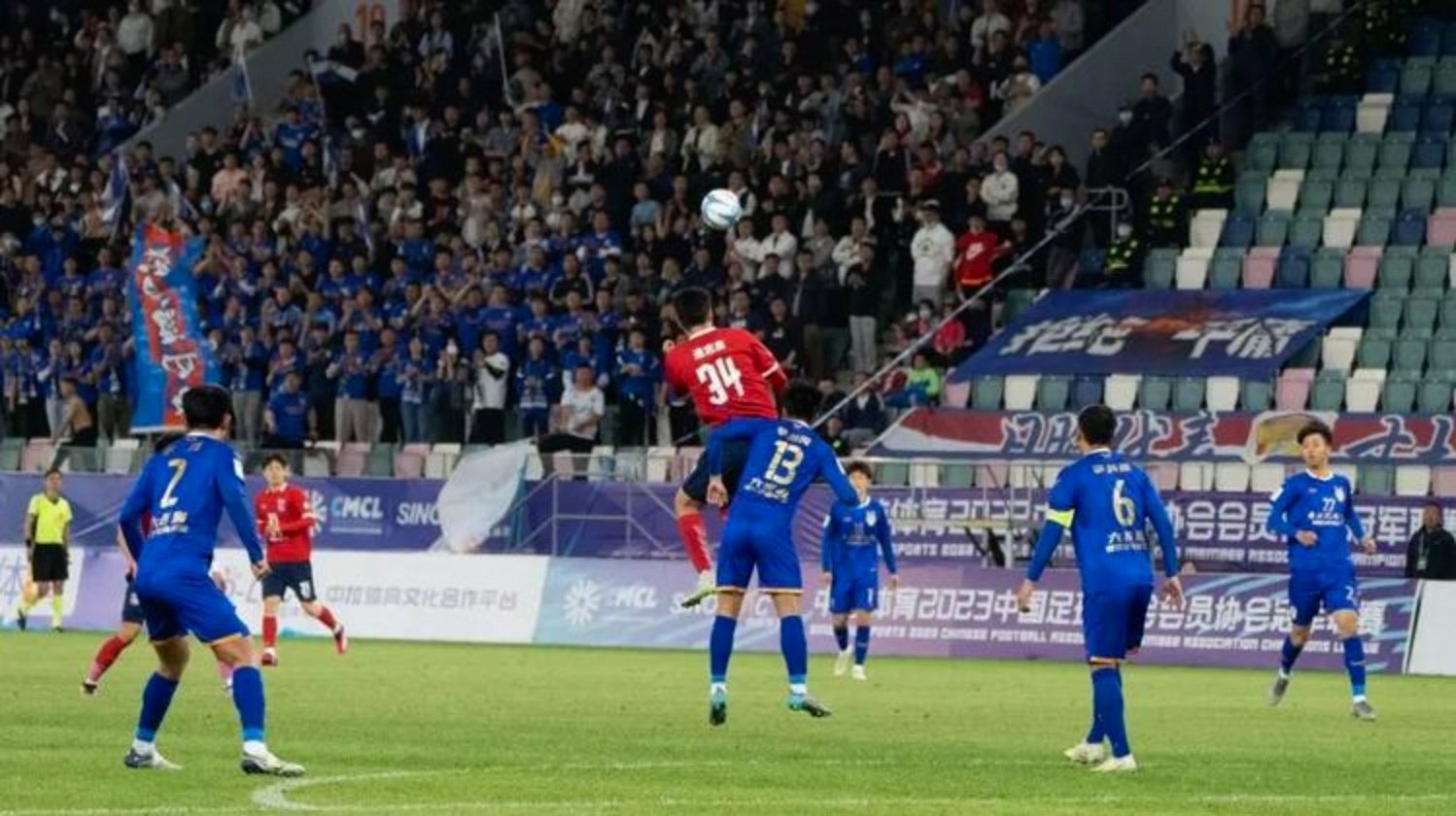 足球比赛将在决赛中展开激烈争夺