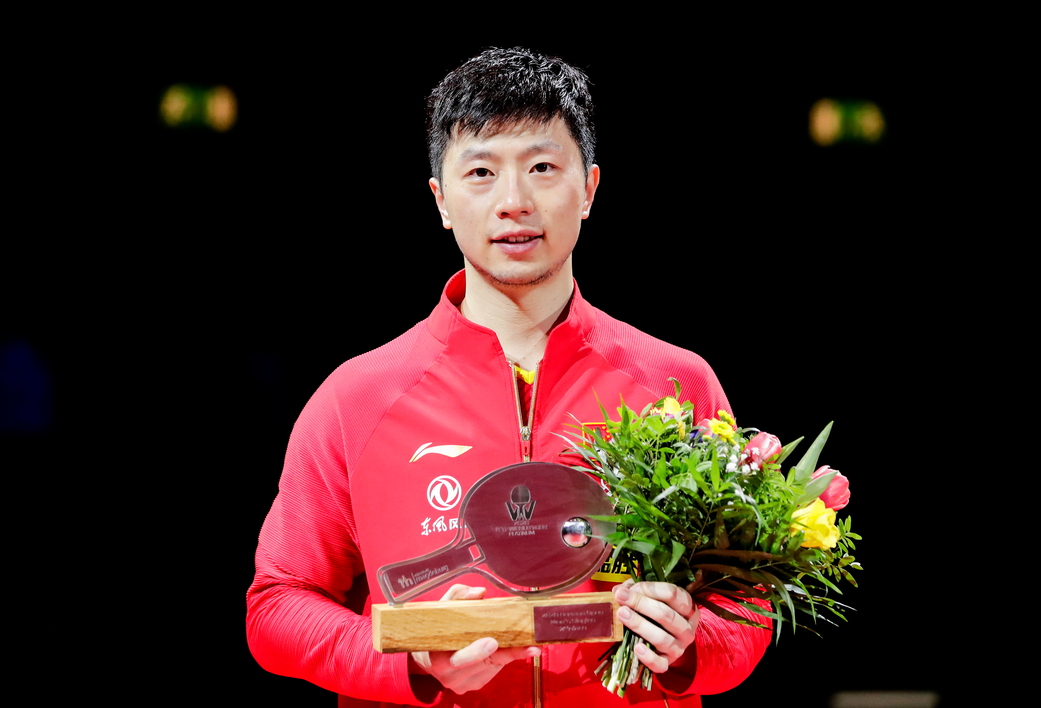 包含瑞典乒乓球队力克法国乒乓球队，许昕高光表现的词条