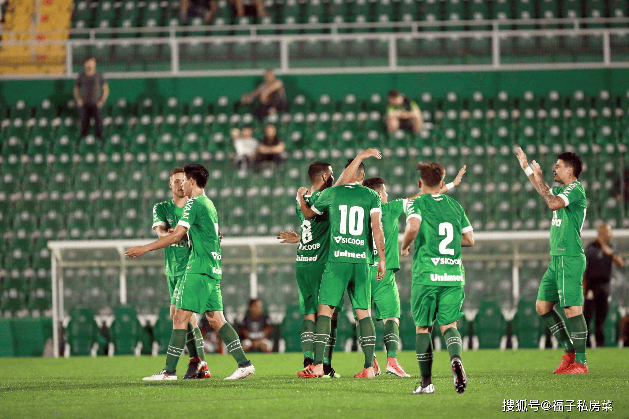 关于顶级足球竞技赛事吸引众多观众,场面壮观的信息 关于顶级足球竞技赛事吸引众多观众,场面壮观的信息