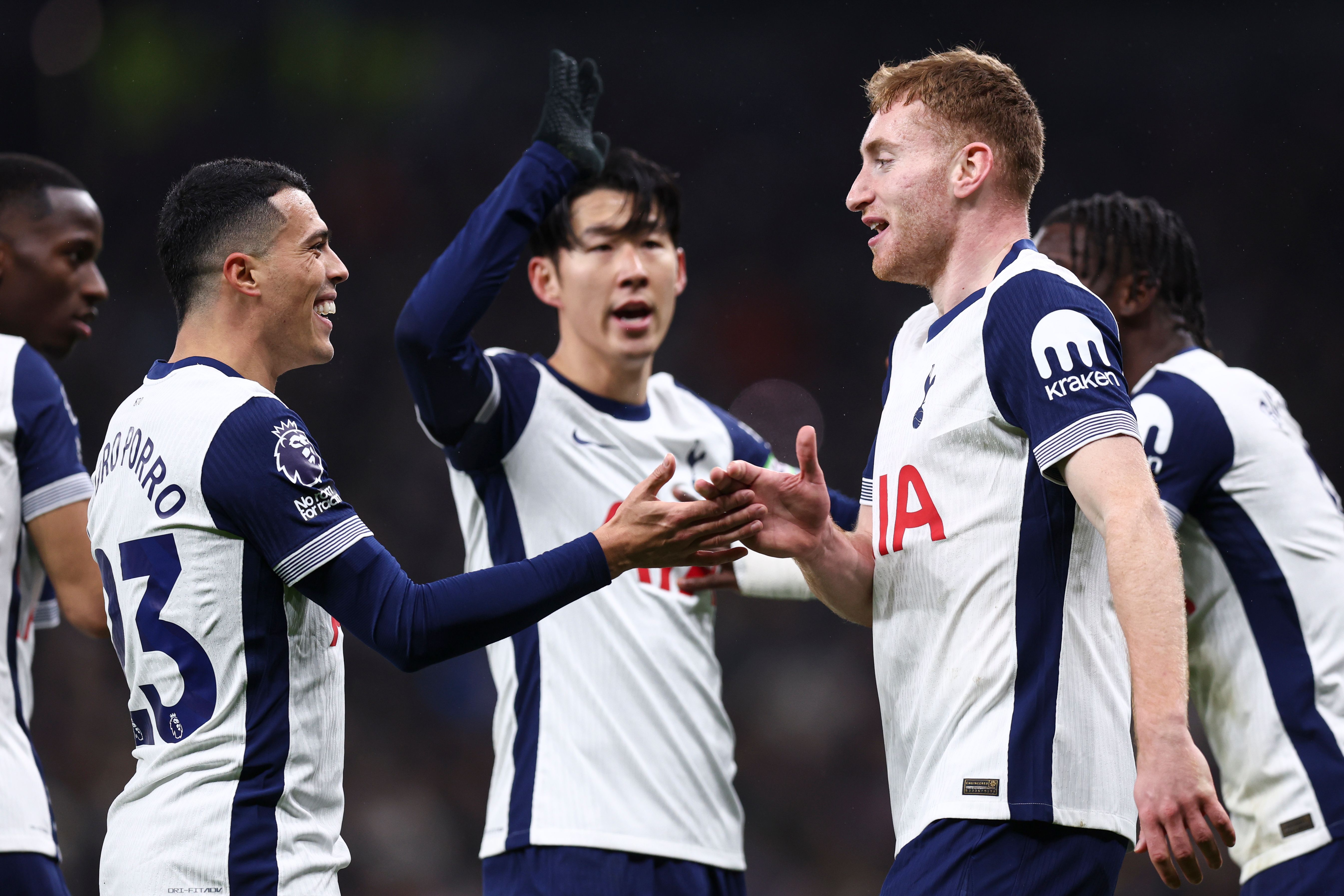 包含法国逆转乌拉圭，孙兴慜送出助攻的词条