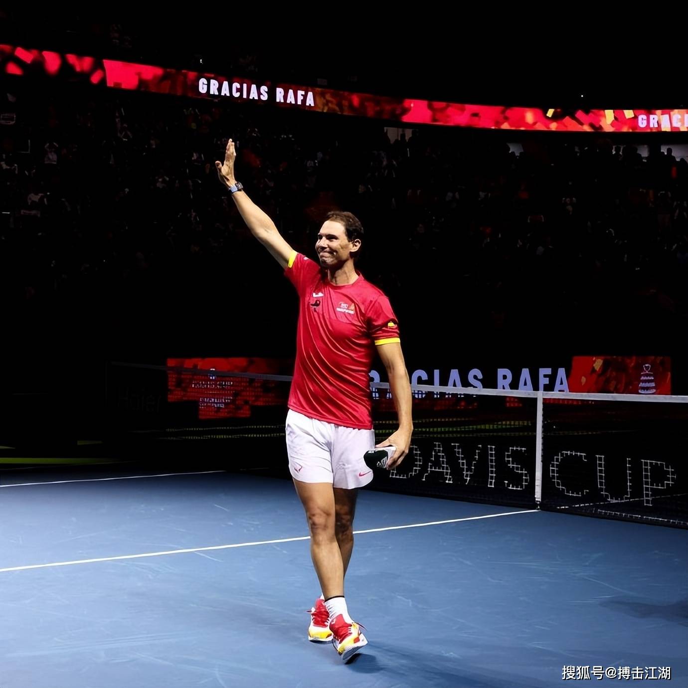 关于拉沃尔杯力克戴维斯杯，西西帕斯扛起全队的信息