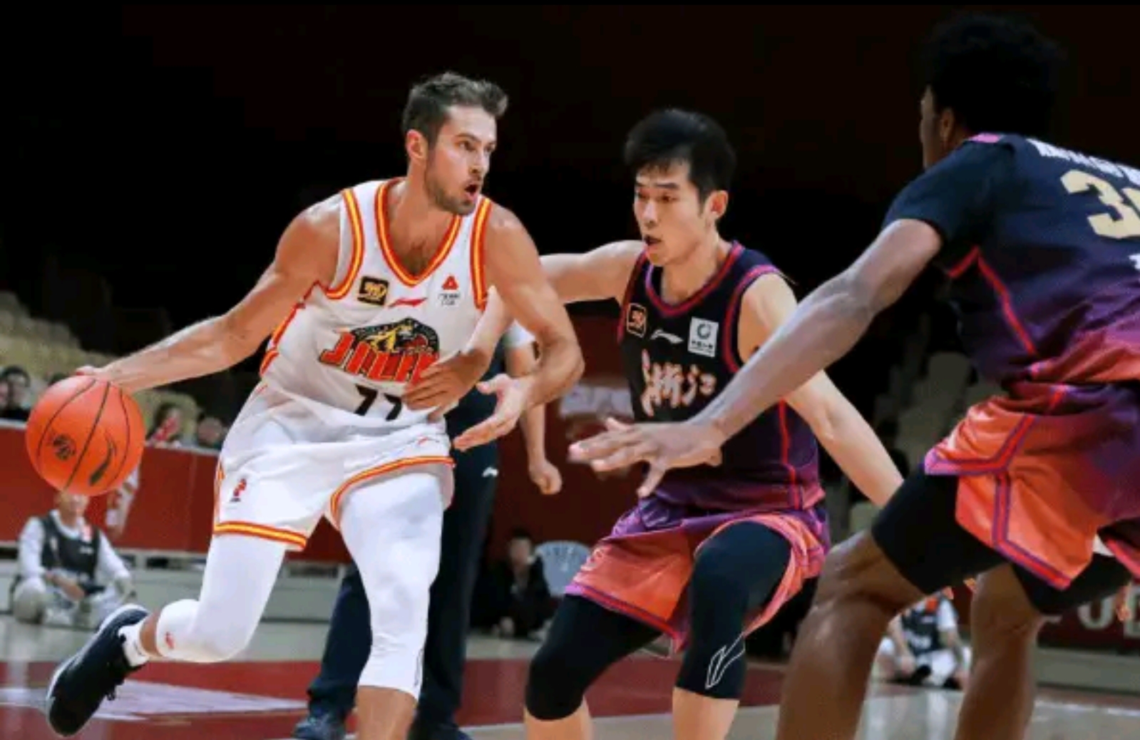 吉林队鏖战篮网，锡安刷新纪录