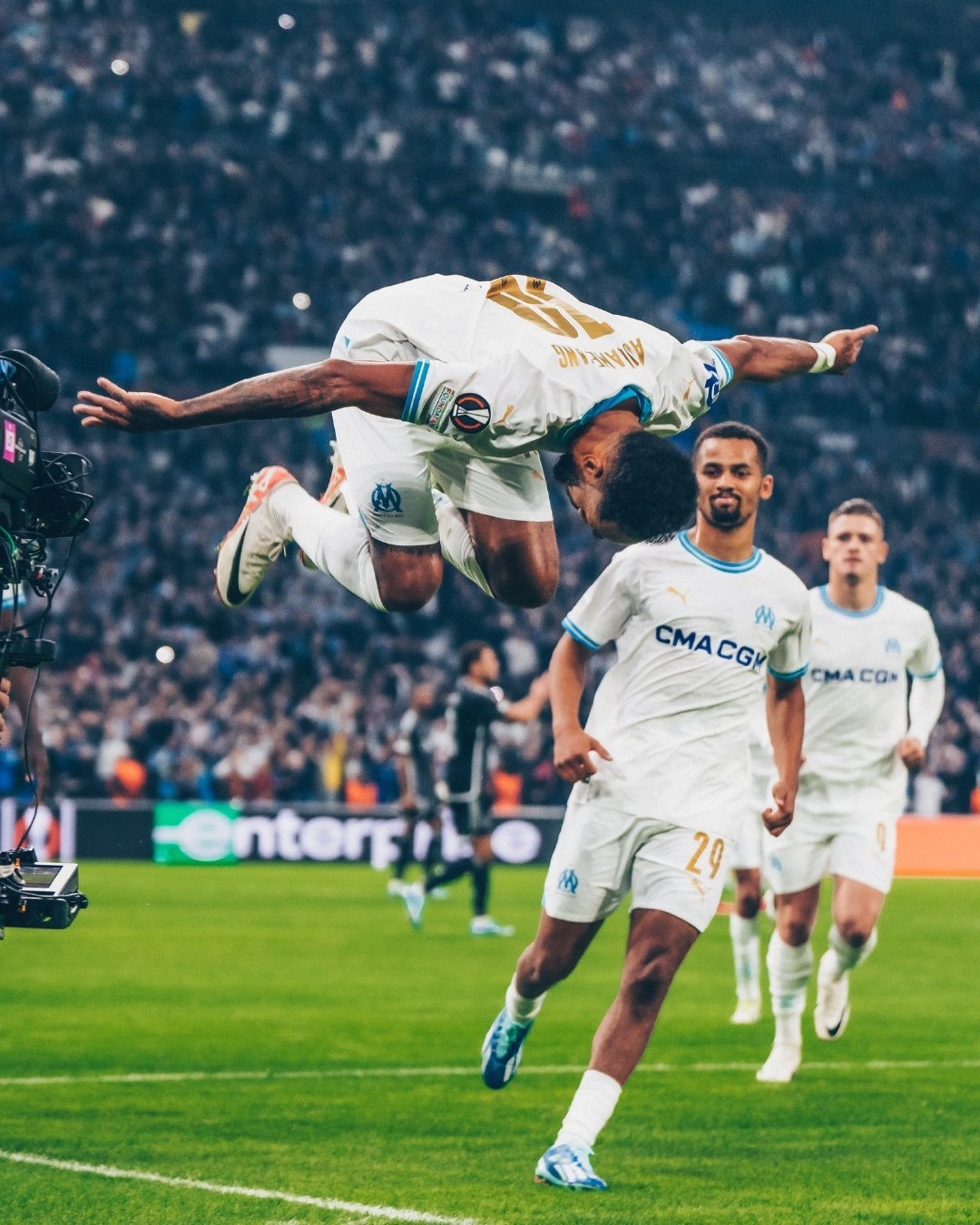 阿贾克斯加时赛绝杀，逆袭晋级欧冠半决赛