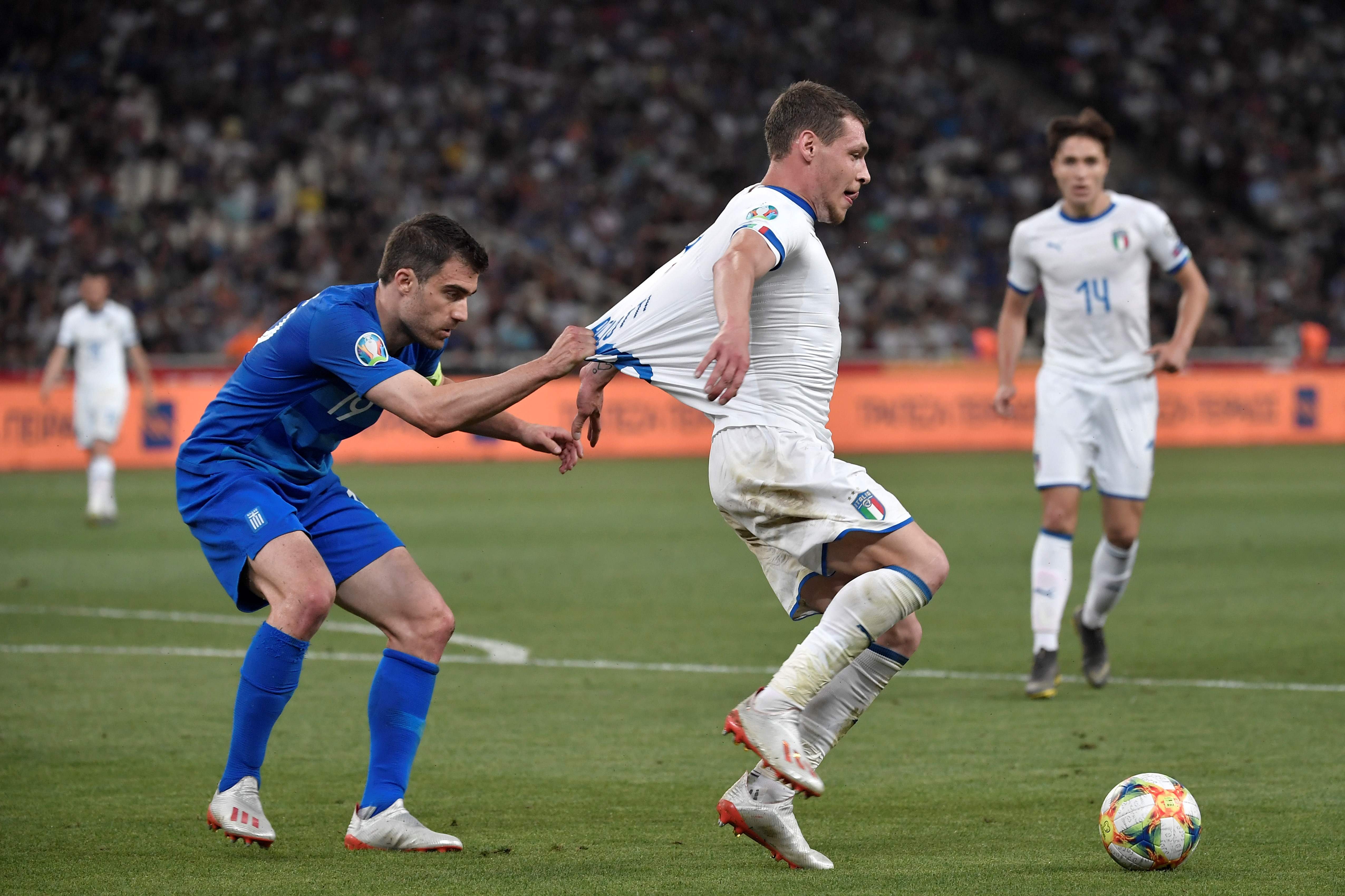 欧预赛比赛中球员们展现出色技术的简单介绍 欧预赛比赛中球员们展现出色技术的简单介绍