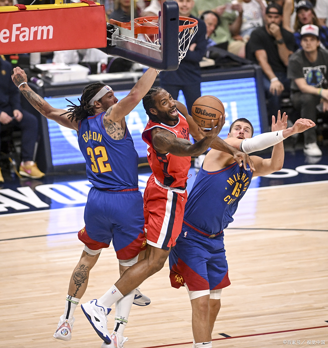 战术调整奏效，球队大胜对手占据领先优势的简单介绍