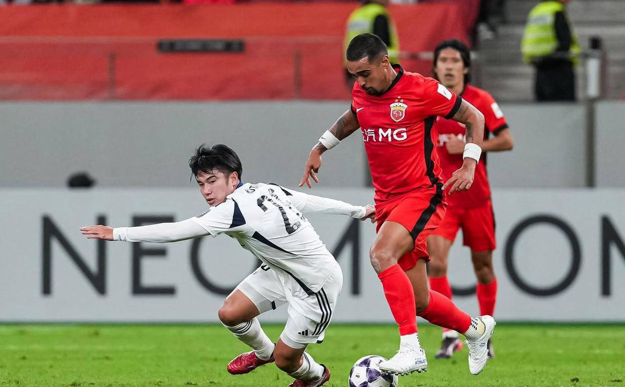 包含亚冠赛场上球员技艺精湛，赛事精彩纷呈的词条