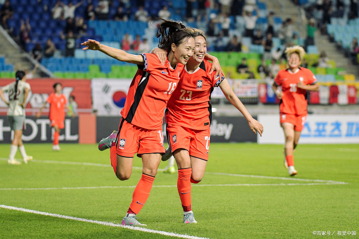 女足国际比赛击败对手，率领队伍晋级淘汰赛