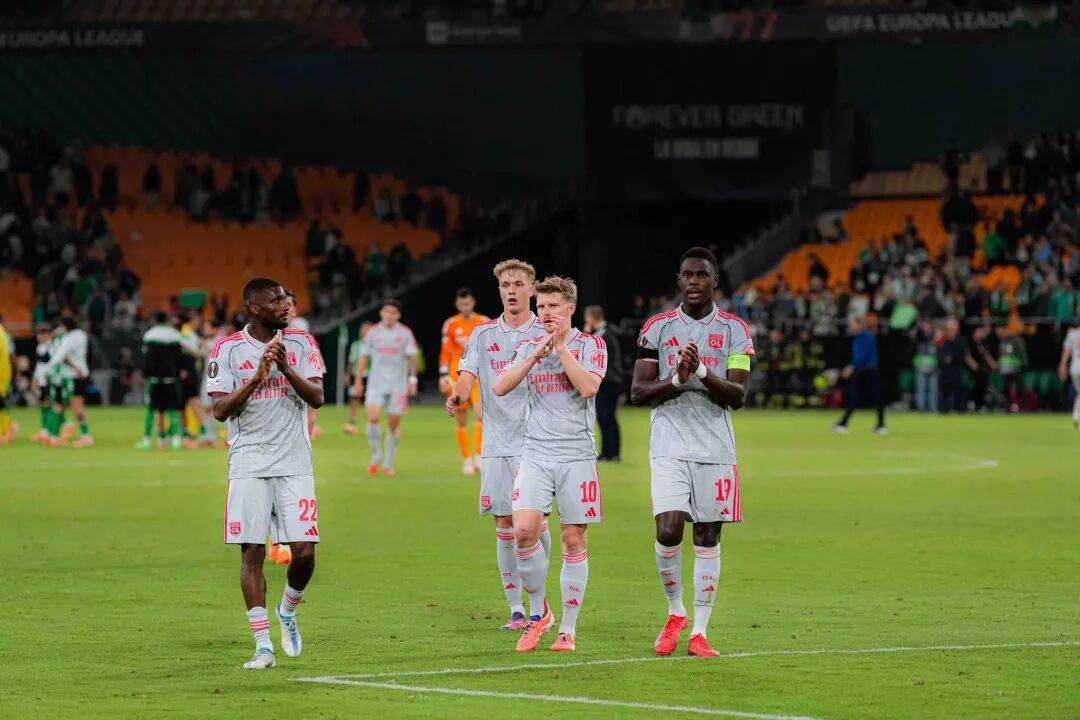 里昂俱乐部球员技高一筹，夺取三分的简单介绍