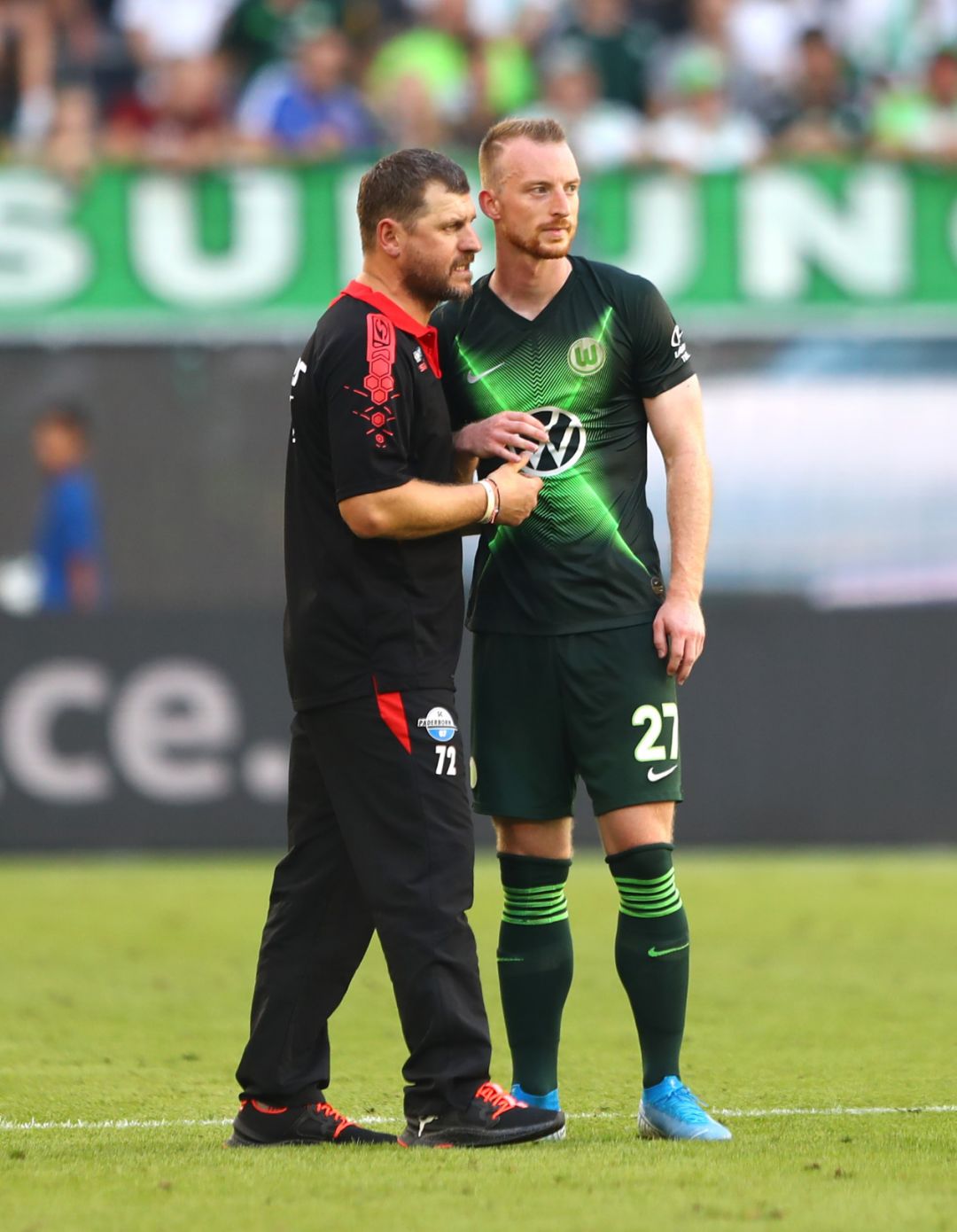 狼堡球员表现出色,犹如猛兽般疯狂进攻的简单介绍 狼堡球员表现出色,犹如猛兽般疯狂进攻的简单介绍