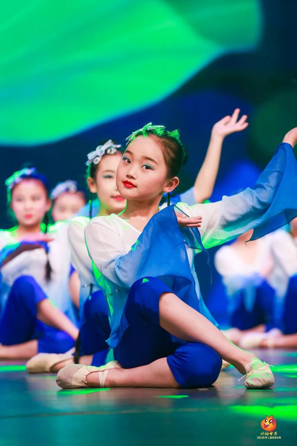 包含星光熠熠夺得重要胜利，晋级季后赛脚步不停的词条