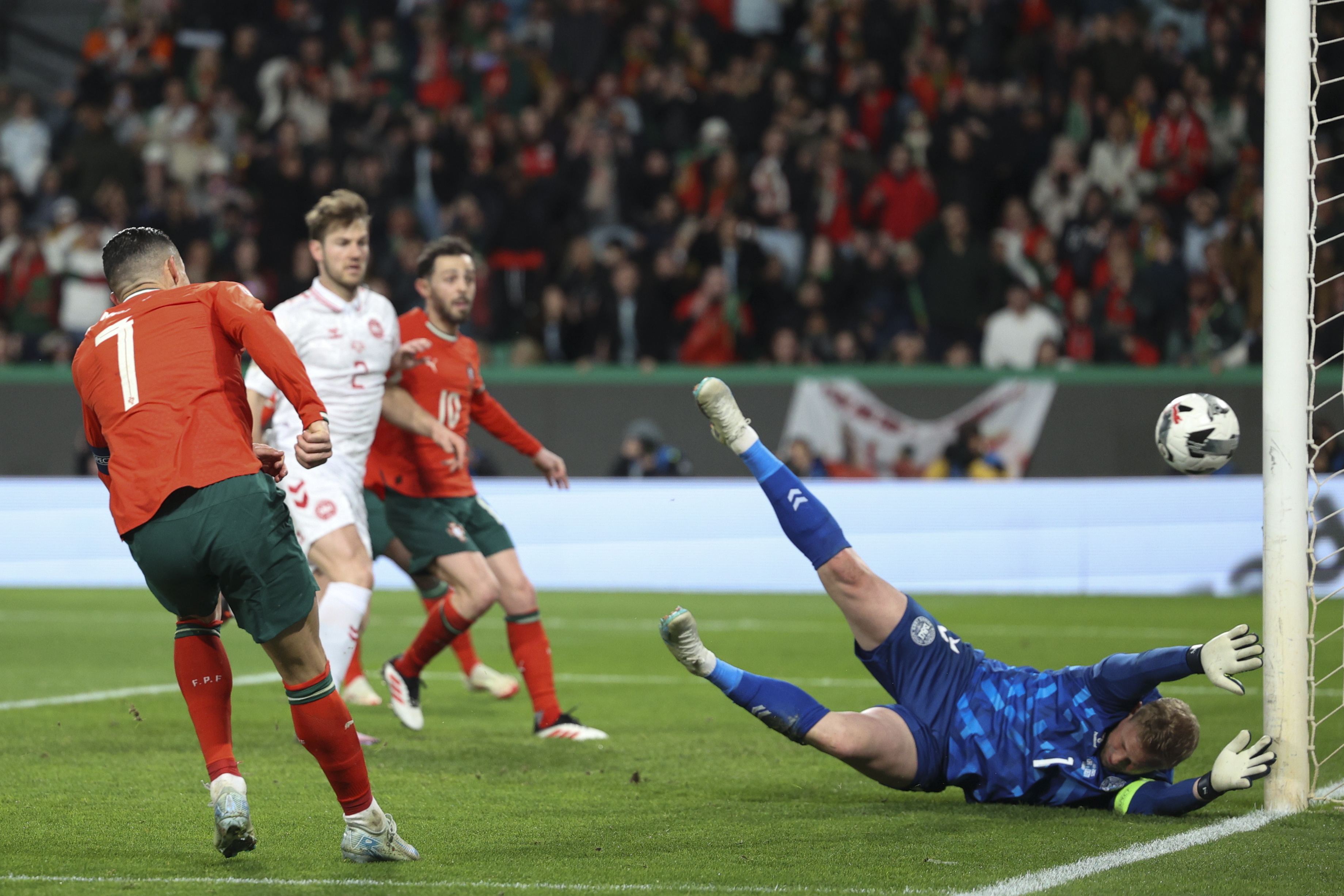 葡萄牙队凭借进球晋级下一轮