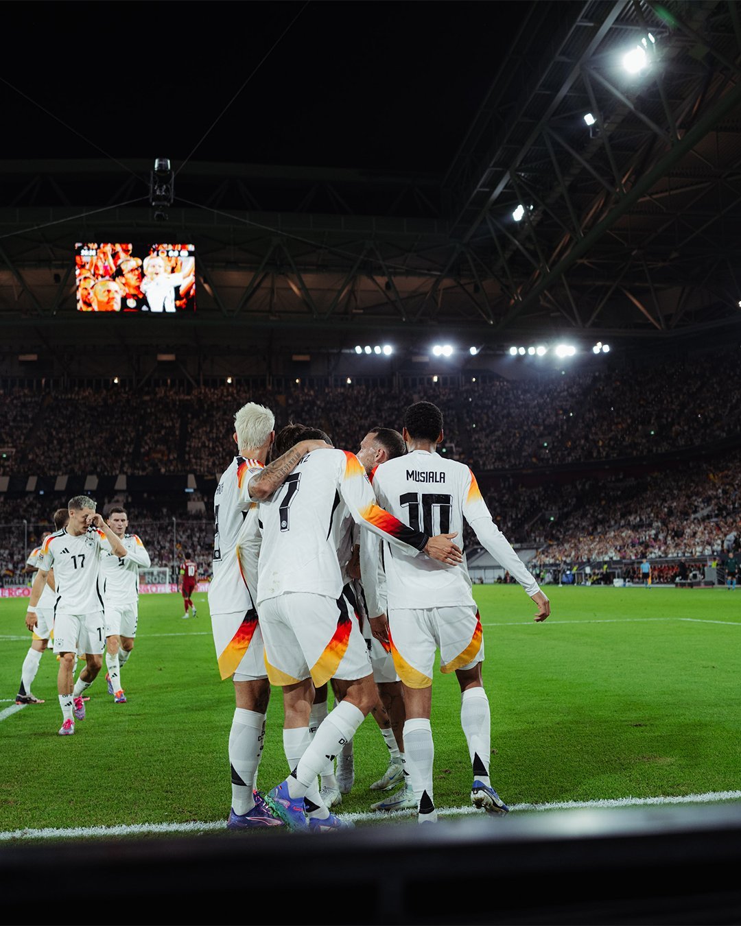 欧洲足球强队对抗，场上较量精彩纷呈的简单介绍