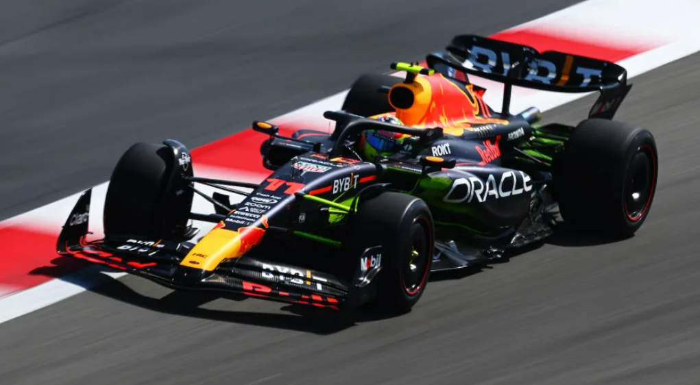 红牛二队翻盘雷诺车队，佩雷兹带队取胜