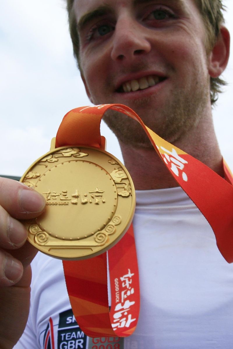 关于主场胜利，球员斩获个人最佳表现的信息