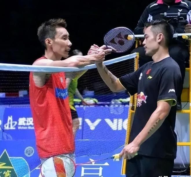 关于韩国羽毛球队完胜泰国羽毛球队，李宗伟统治全场的信息