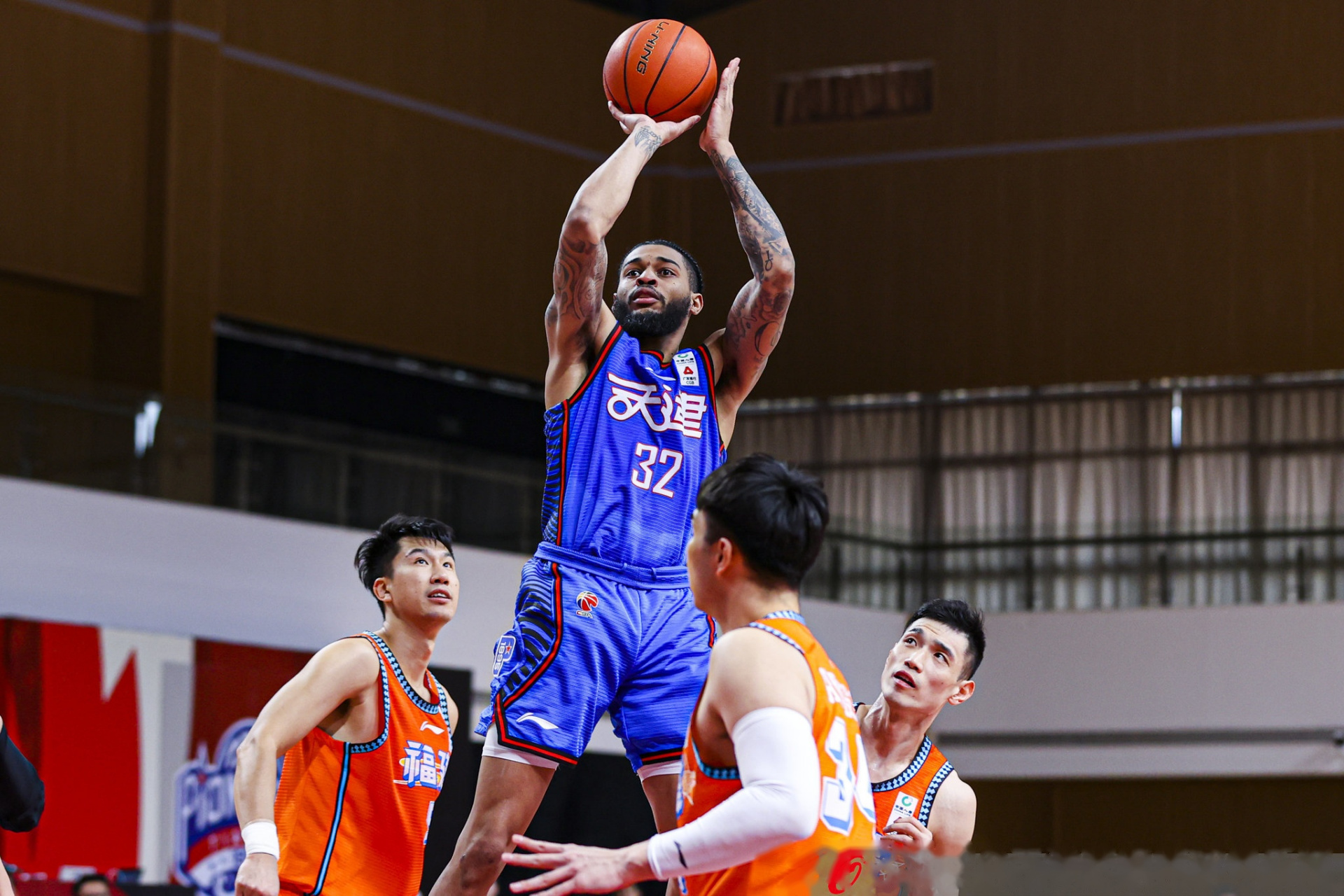 新疆队横扫骑士，赵继伟带队取胜的简单介绍