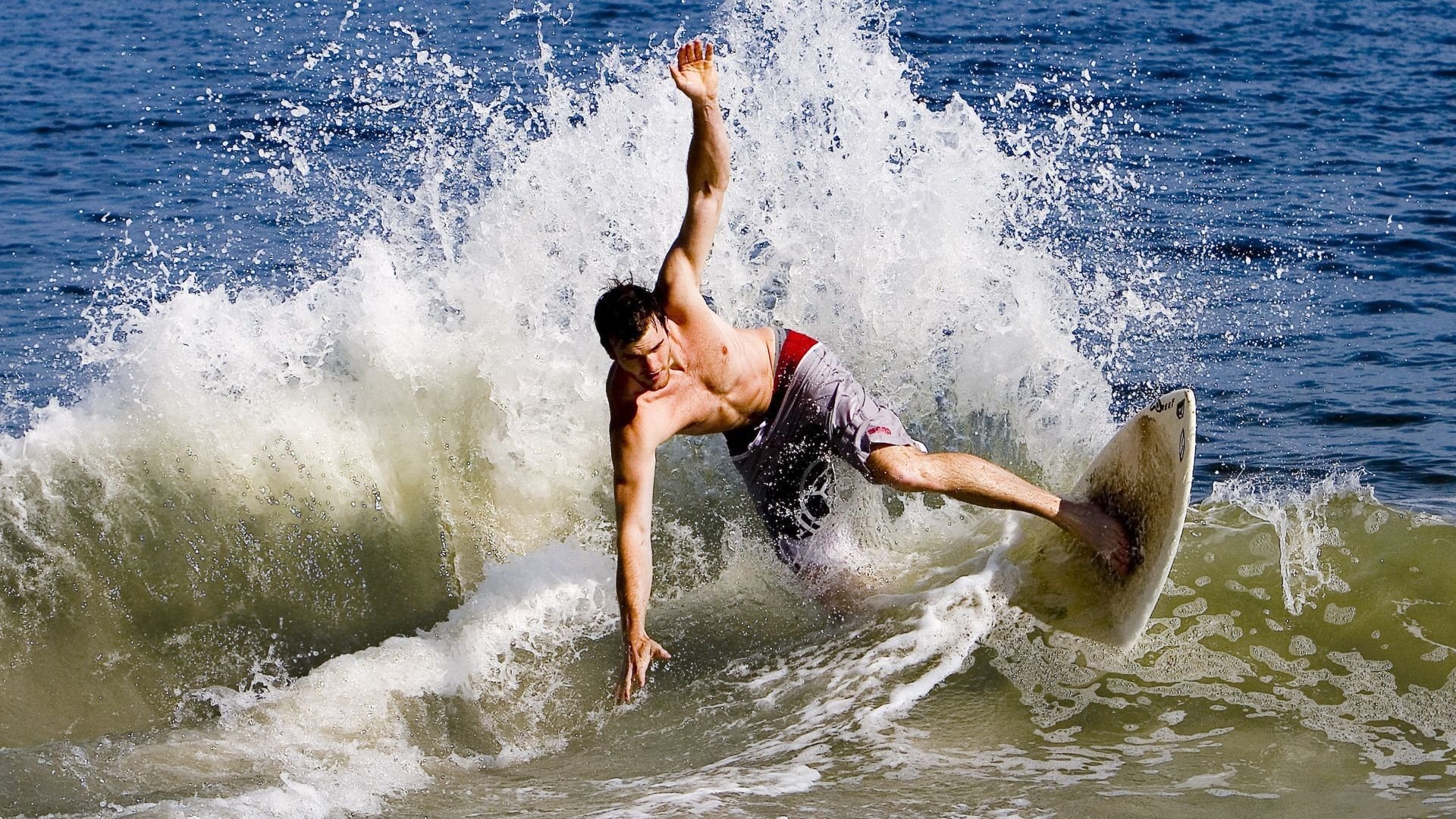 铁骑破绿军壁垒，新星文班亚马惊艳定义未来之战